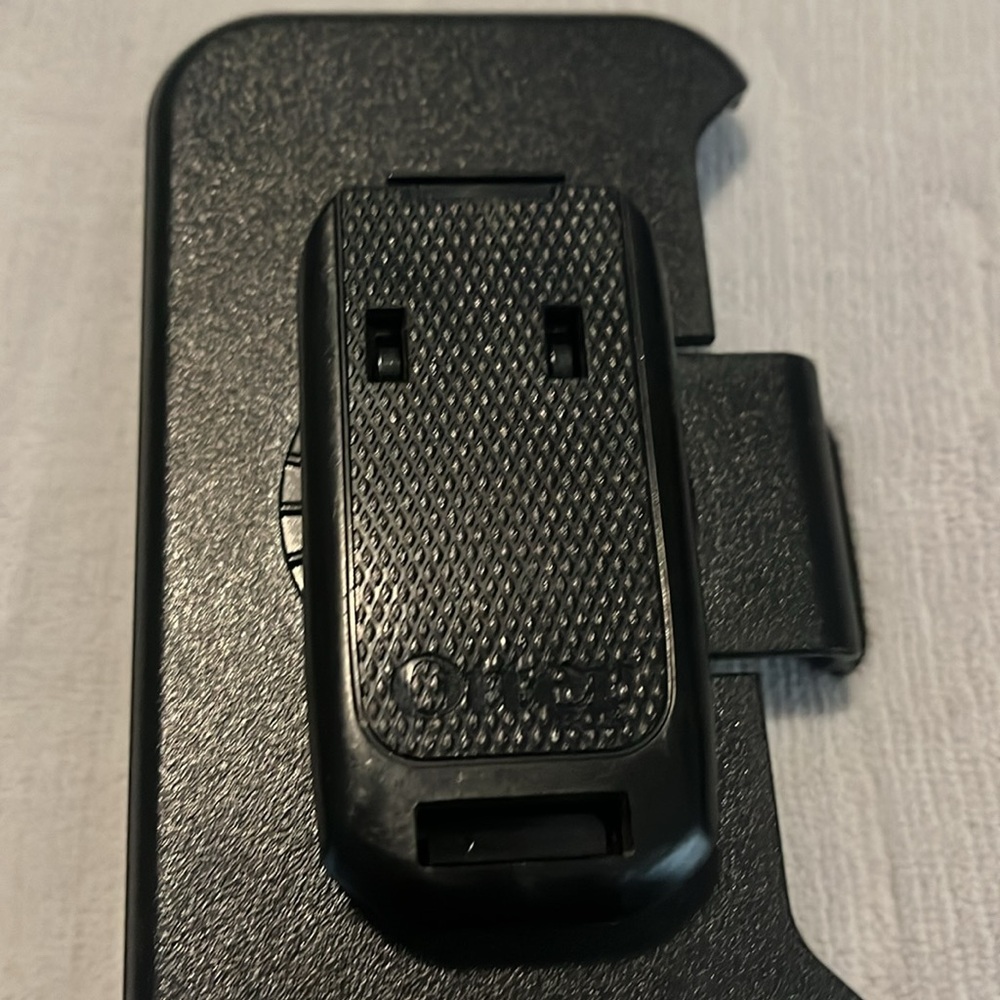 Otterbox belt clip on phone case - Picture 4 of 4